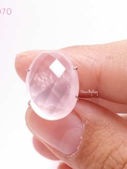 พลอยโรสควอตซ์เจียรเหลี่ยมทรงรี