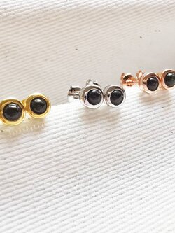 ต่างหูเงินทรงกลมดีไซน์กับอุกกาบาตโกปี Gobi Meteorite