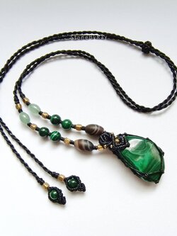 สร้อยคอเชือกถักจี้หินมาลาไคต์ Malachite