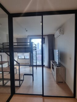 High Rise โซนพื้นที่ BTS เอกมัย ให้เช่าห้องเลี้ยงสัตว์ได้แบบ 1ห้องนอน 1ห้องน้ำ คอนโด MARU Ekkamai 2 (มารุ เอกมัย 2) ขนาดห้อง 30 ตรม. ชั้น 18