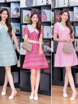 kudapy เดรสสั้นสีเขียว/สีชมพู/สีแดง ทรงบานผ้าไทยแต่งคอปกลูกไม้