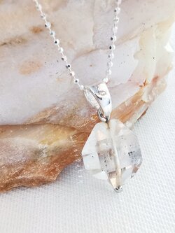 สร้อยคอเงินจี้หินเฮอร์คิเมอร์ไดม่อน