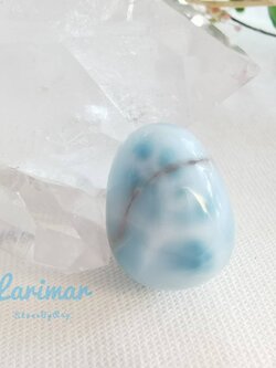 หินลาริมาร์เจียรทรงไข่