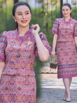 kudapy ชุดเซ็ทสีม่วง เสื้อคอจีน ผ้าทอลายไทย อัดกาวทั้งชุด ชุดออกงา เนื้อเบาสบาย ทรงคุณค่า
