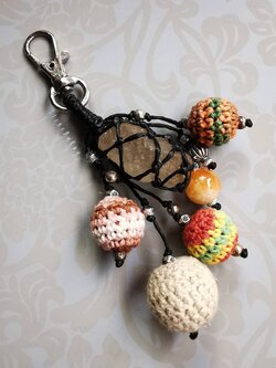 พวงกุญแจหินโทพาสก้อนธรรมชาติ