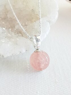 สร้อยคอเงินจี้หินโรสควอตซ์