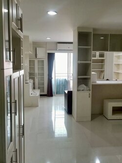 ให้เช่าคอนโด Bodin Suite Home (บดินทร์ สวีท โฮม) โซน รถไฟฟ้าสีเหลือง BTS มหาดไทย ห้องแบบ 2ห้องนอน / 2ห้องน้ำ ขนาดห้อง 72 ตรม. ชั้น 4 ตึก E