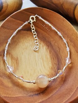 สร้อยข้อมือเงินหินพีชมูนสโตน(Peach Moonstone)