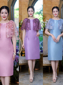 kudapy เดรสสั้นสีชมพู/สีฟ้า/สีม่วง ผ้าไหมญี่ปุ่นตัวสวยช่วงบนเป็นงานผ้าลูกไม้เงานปักลายและตกแต่งเลื่อม ดีไซน์คลุมไหล่ระบาย