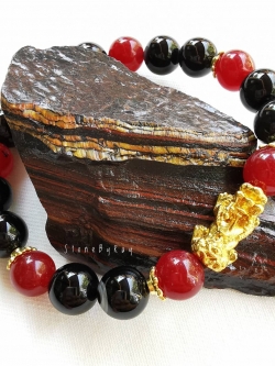 สร้อยข้อมือปี่เซี่ยะร้อยกับหินอาเกต