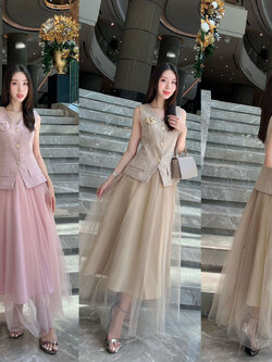 kudapy ชุดเซ็ทเสื้อแขนกุดทรงเข้ารูปแต่งกระดุมจริงสีทอง ตกแต่งกระเป๋าเสื้อให้ดูโดดเด่น(กระเป๋าหลอก)