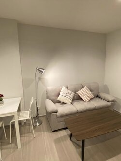 ให้เช่าห้องห้องใหม่น่าอยู่ชั้นสูงห้องมุมวิวไม่บล็อค สอบถามแอด Line ID : Smile-easy ที่ Life Sathorn Sierra (ไลฟ์ สาทร เซียร์รา)