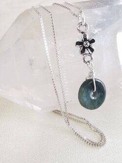 สร้อยคอเงินจี้หินหยกสีเขียวเข้ม Jade