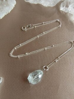 สร้อยคอเงินจี้พลอยโทพาสเจียรเหลี่ยม Topaz