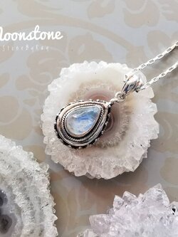 สร้อยคอเงินจี้หินเรนโบว์มูนสโตน