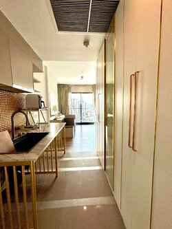 ปล่อยเช่าคอนโด TEAL Sathorn - Taksin (ทีล สาทร - ตากสิน) - ห้องชั้นสูงวิวโล่ง - การเดินทาง: เดินเพียง 2 นาที ถึง BTS วงเวียนใหญ่