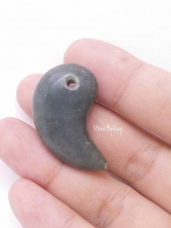 จี้หินหยกแกะสลักรูปมากาตามะ