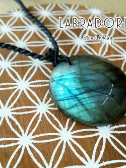 สร้อยคอเชือกถักจี้หินลาบราโดไลท์