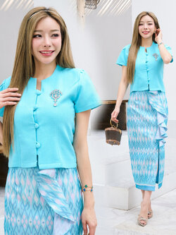 kudapy ชุดเซตไทย เสื้อผ้าฝ้าย ผ้าถุงทอลาย ทรงระบาย หน้าลายเชิงเทียนจันทร์วาด เย็บสำเร็จ อัดกาว อย่างดี