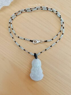 สร้อยคอเชือกถักหยกเม็ดเล็กกับจี้เจ้าแม่กวนอิมหยก