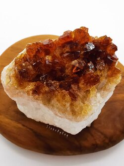 หินซิทรินผลึกธรรมชาติ Citrine
