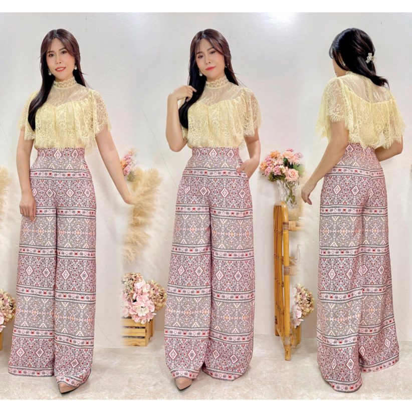 kudapy เซท 2ชิ้น เซตเสื้อลูกไม้แต่งระบายสีขาว,สีชมพู+กางเกงขาบานยาวพิมพ์ลายไทย