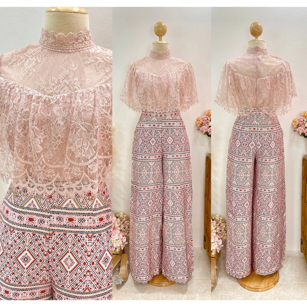 kudapy เซท 2ชิ้น เซตเสื้อลูกไม้แต่งระบายสีขาว,สีชมพู+กางเกงขาบานยาวพิมพ์ลายไทย